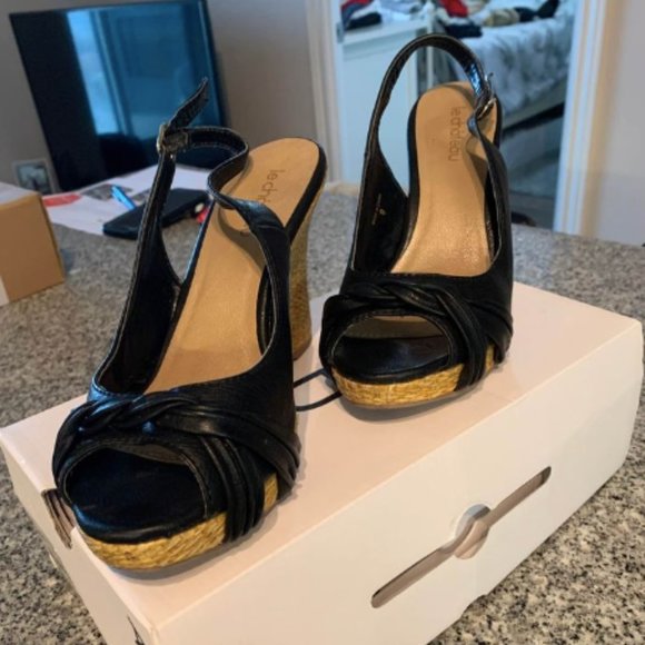 Le Chateau Sandal Wedges - Picture 1 of 3